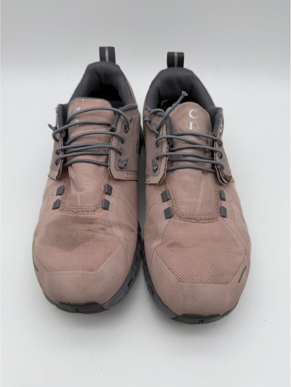 On Running Women's Cloud Sneakers in Pink and Gray, Size 7.5W